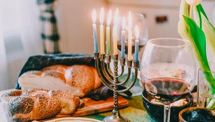 NBA冷门观察:湖人通过争议判罚取得优势,约基奇成为关键人物